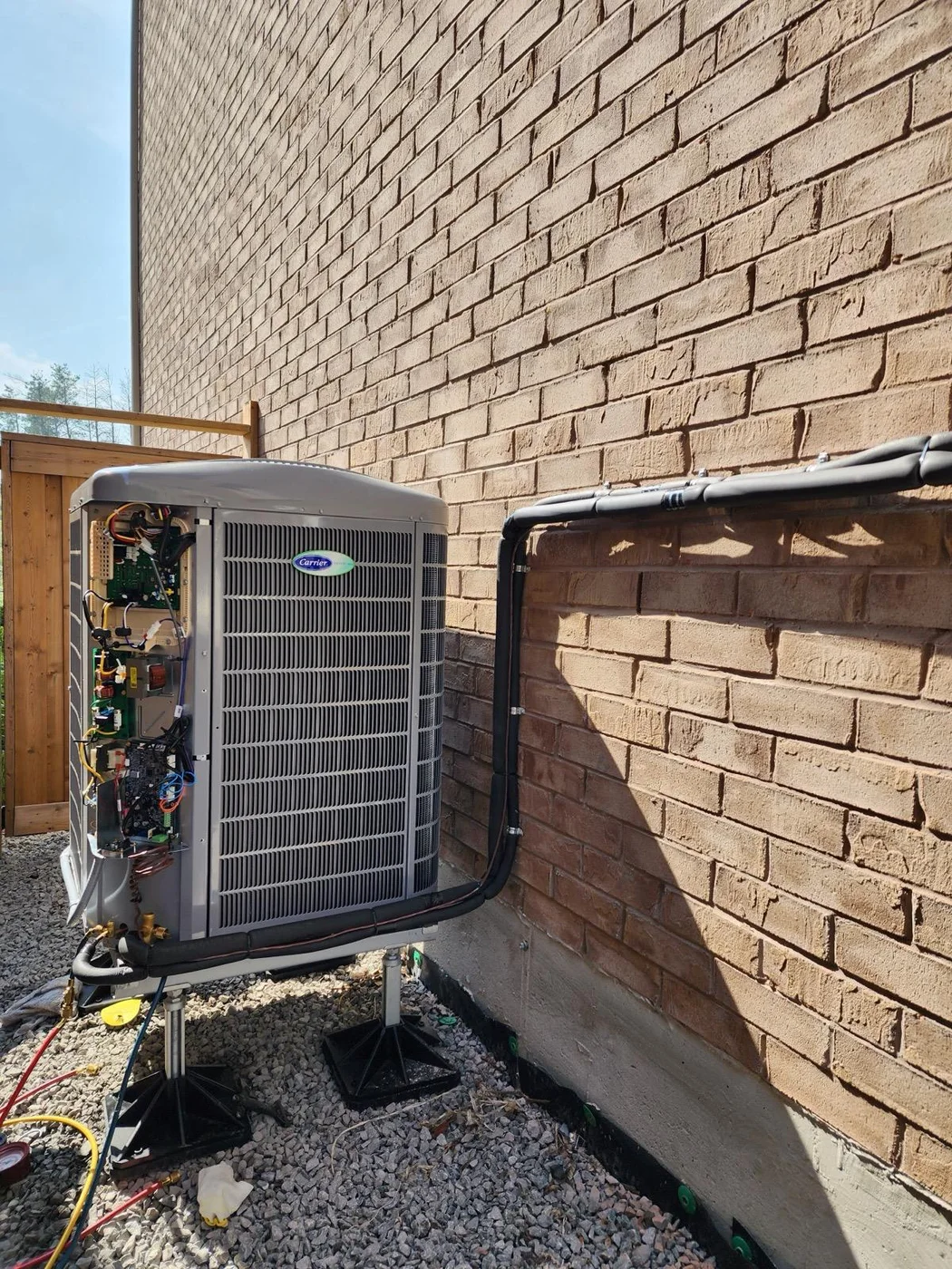 Air conditioning condenser installation from Airrand