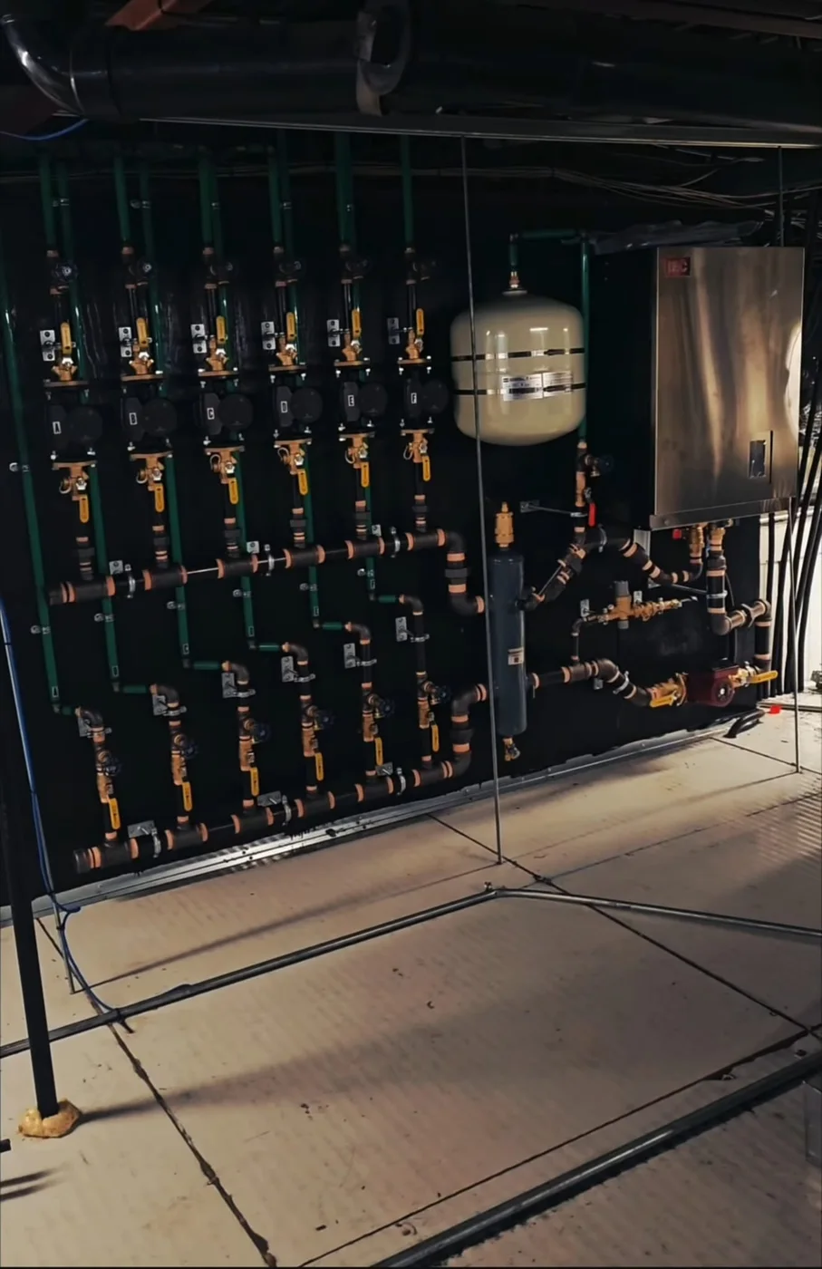 Commercial mechanical room piping installation from Airrand